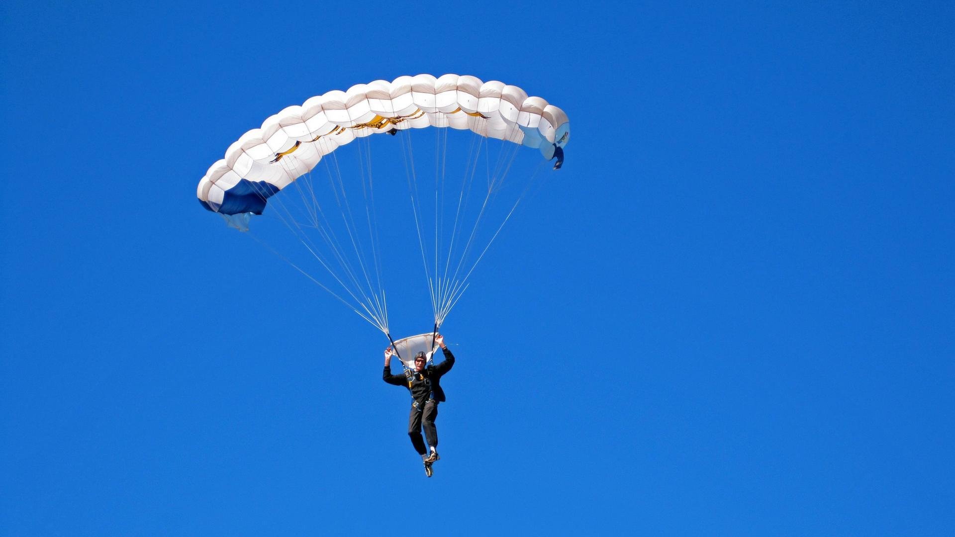 未来五年中国篮球产业链布局逐步完善，篮球产业规模